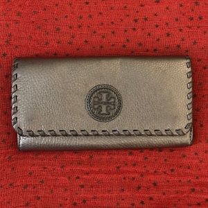 Tory Burch Metallic Gray Marion Wallet ✨✨